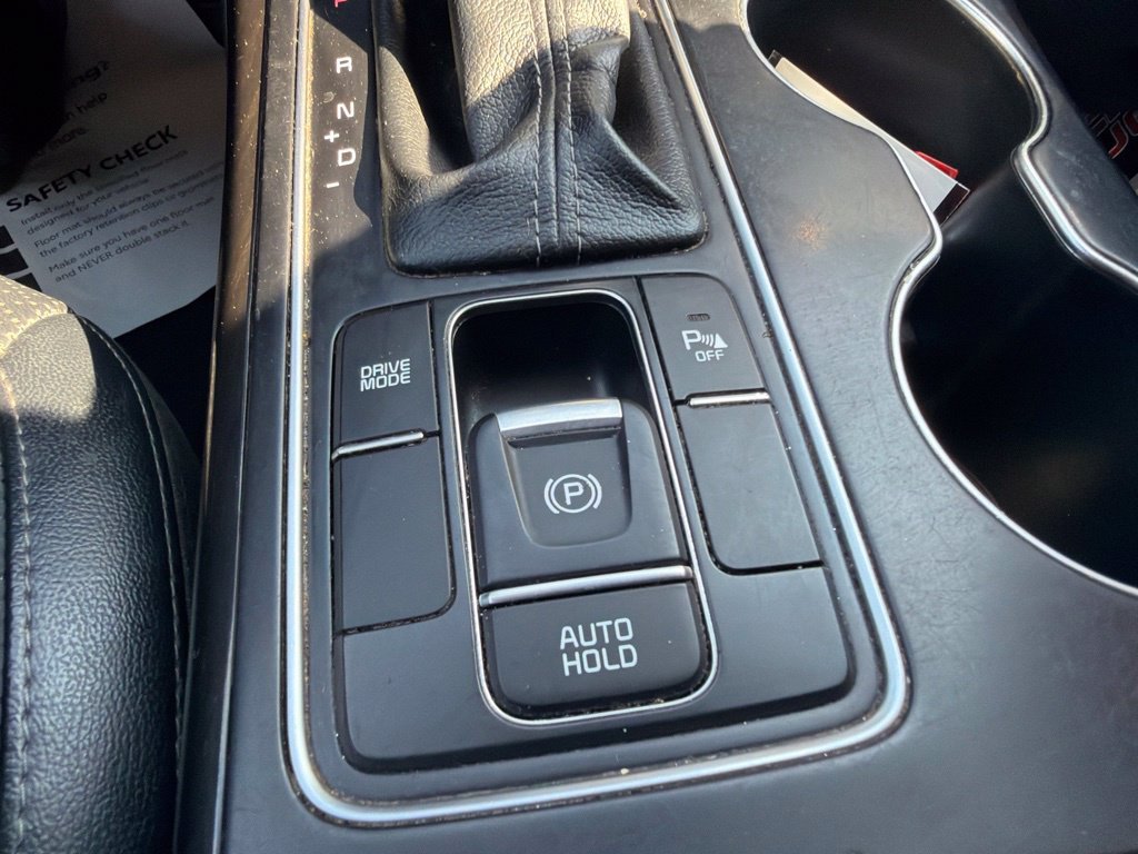 Used 2020 Red Kia EX image 33