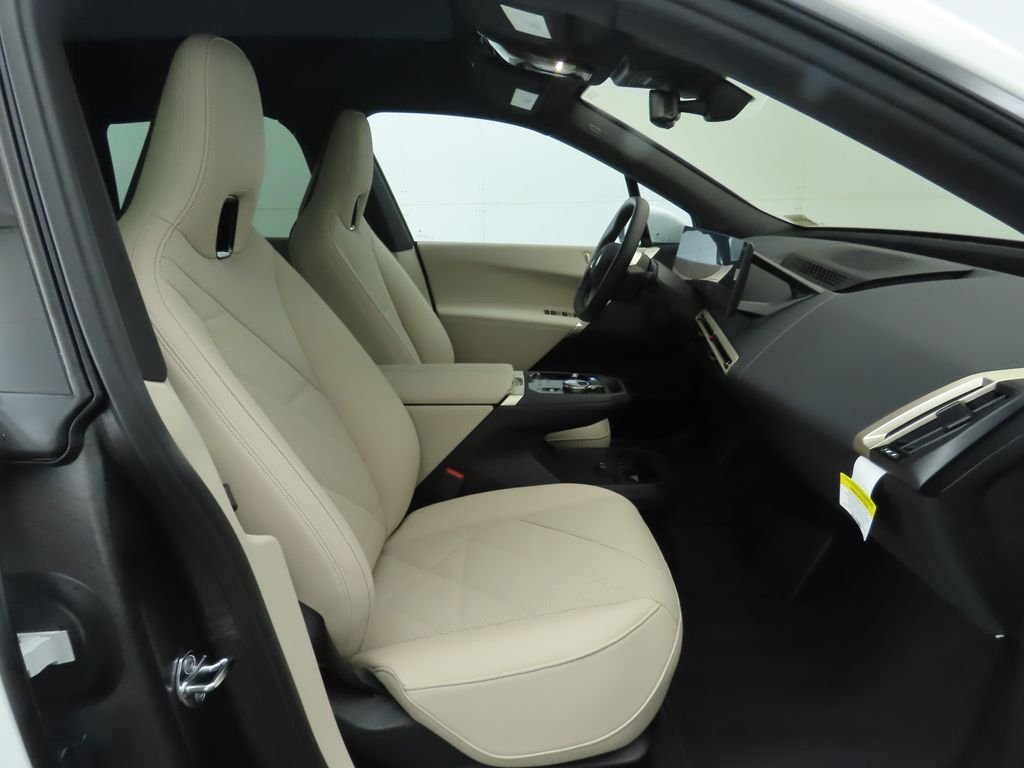 2026 BMW iX 60 - Photo 22
