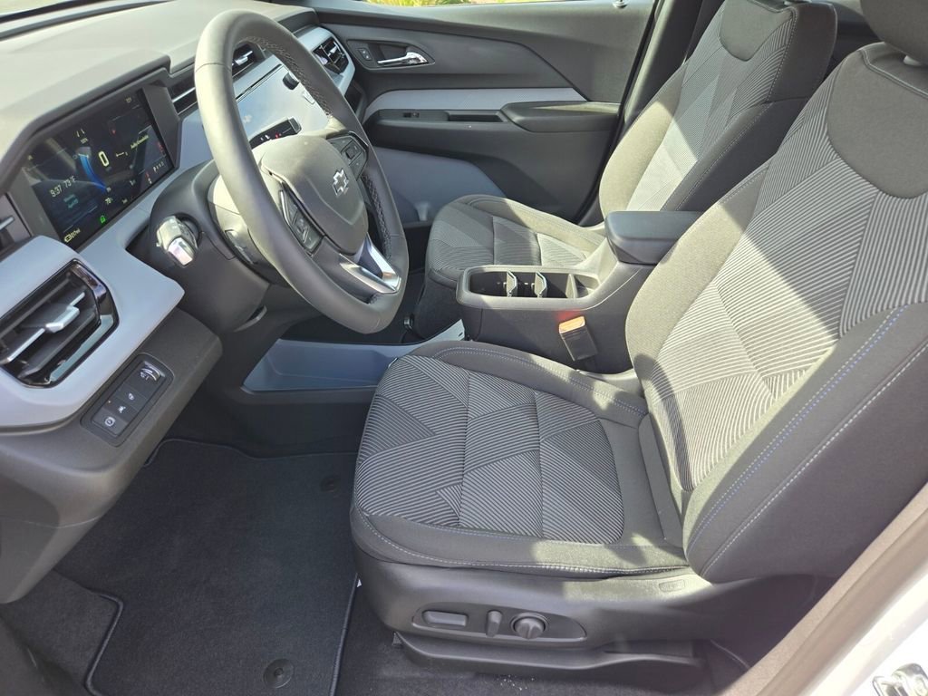 2027 Chevrolet Bolt LT - Photo 6
