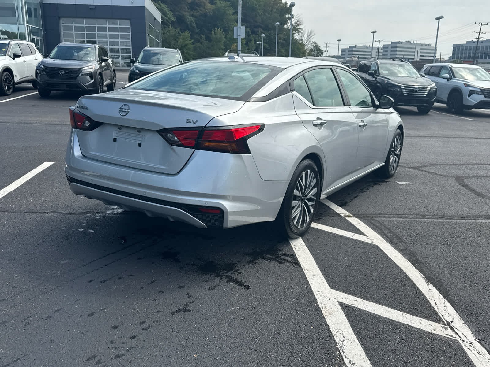 Used 2024 Brilliant Silver Metallic Nissan 2.5 SV image 5