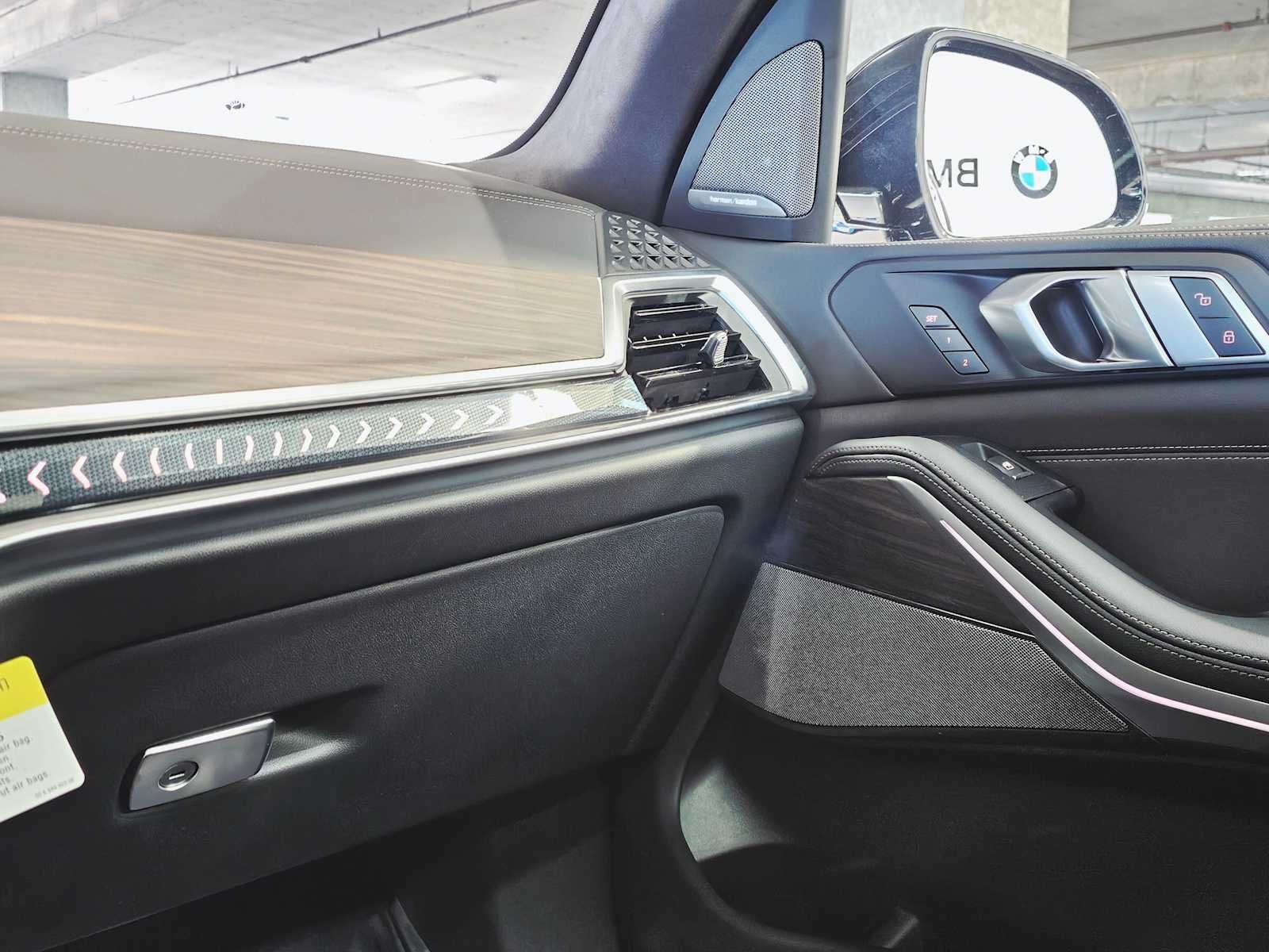 2026 BMW X7 40i - Photo 18