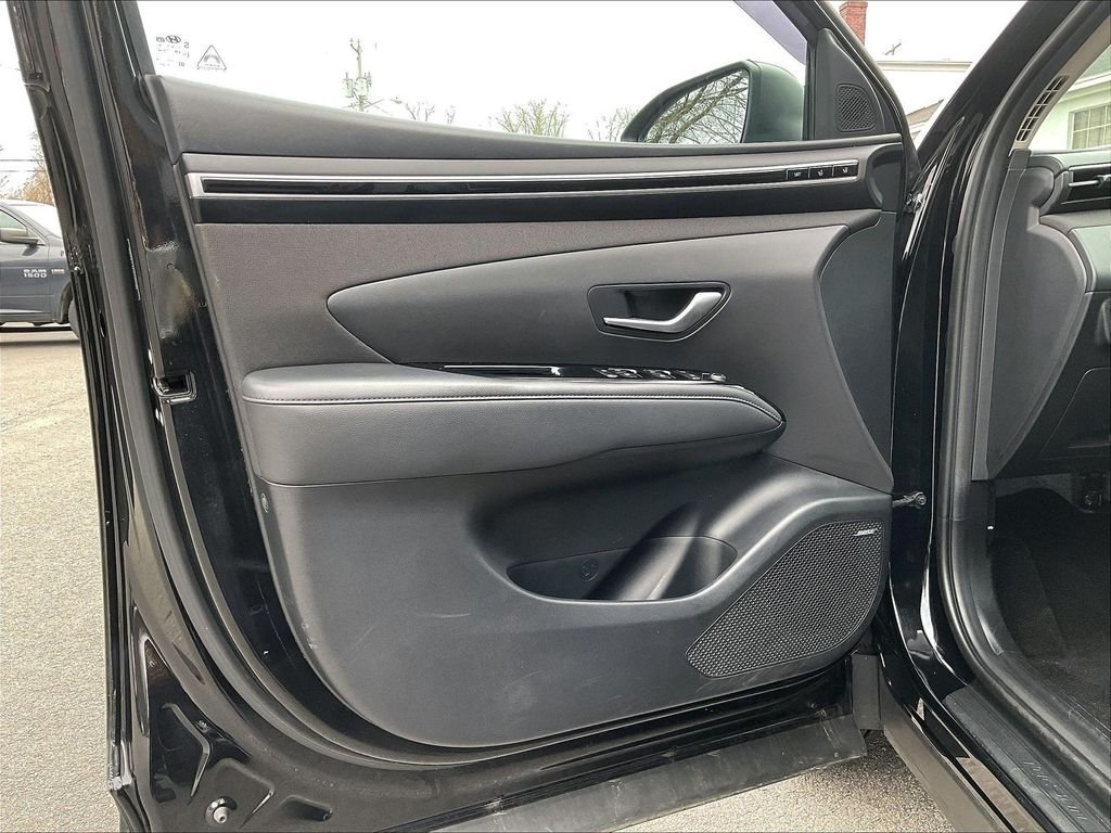 Used 2023 Black Hyundai Limited image 9