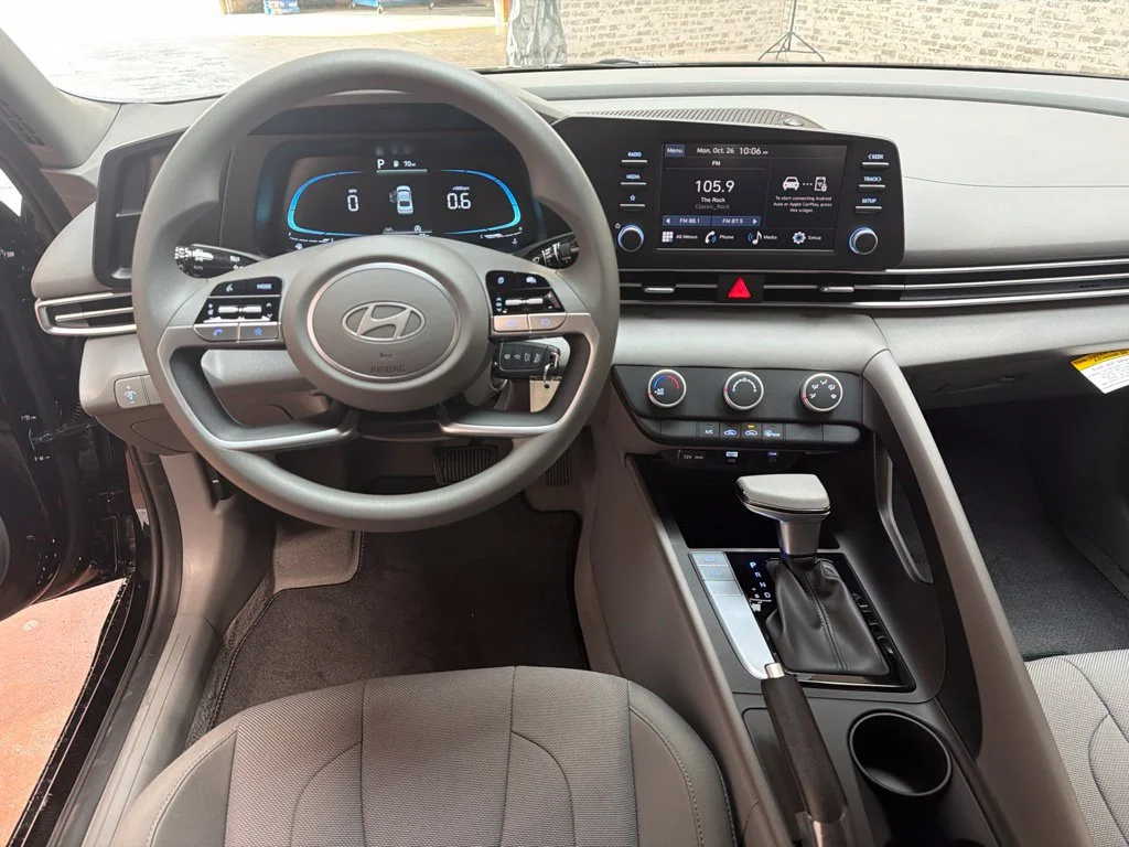 New 2026 Abyss Black Hyundai SE image 19