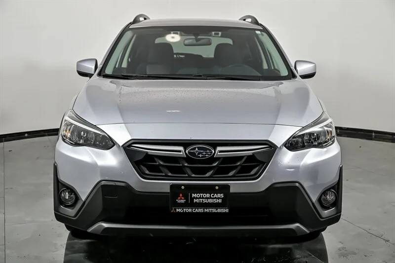 Used 2022  Subaru Premium image 4