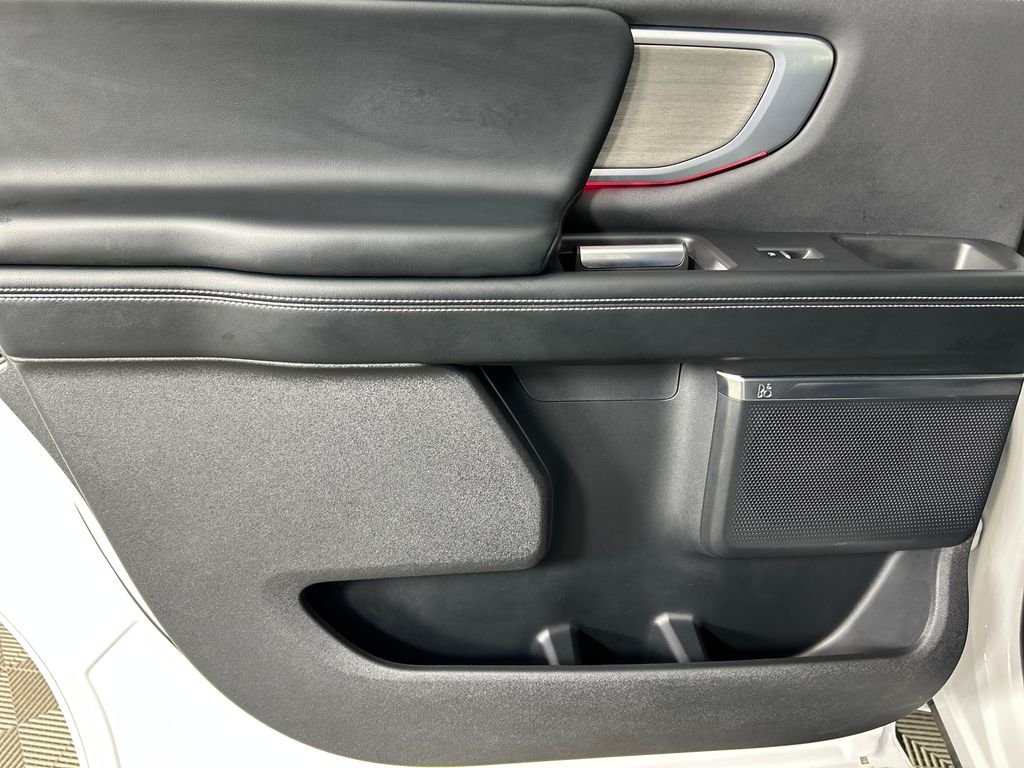Used 2025 White Ford Platinum image 16