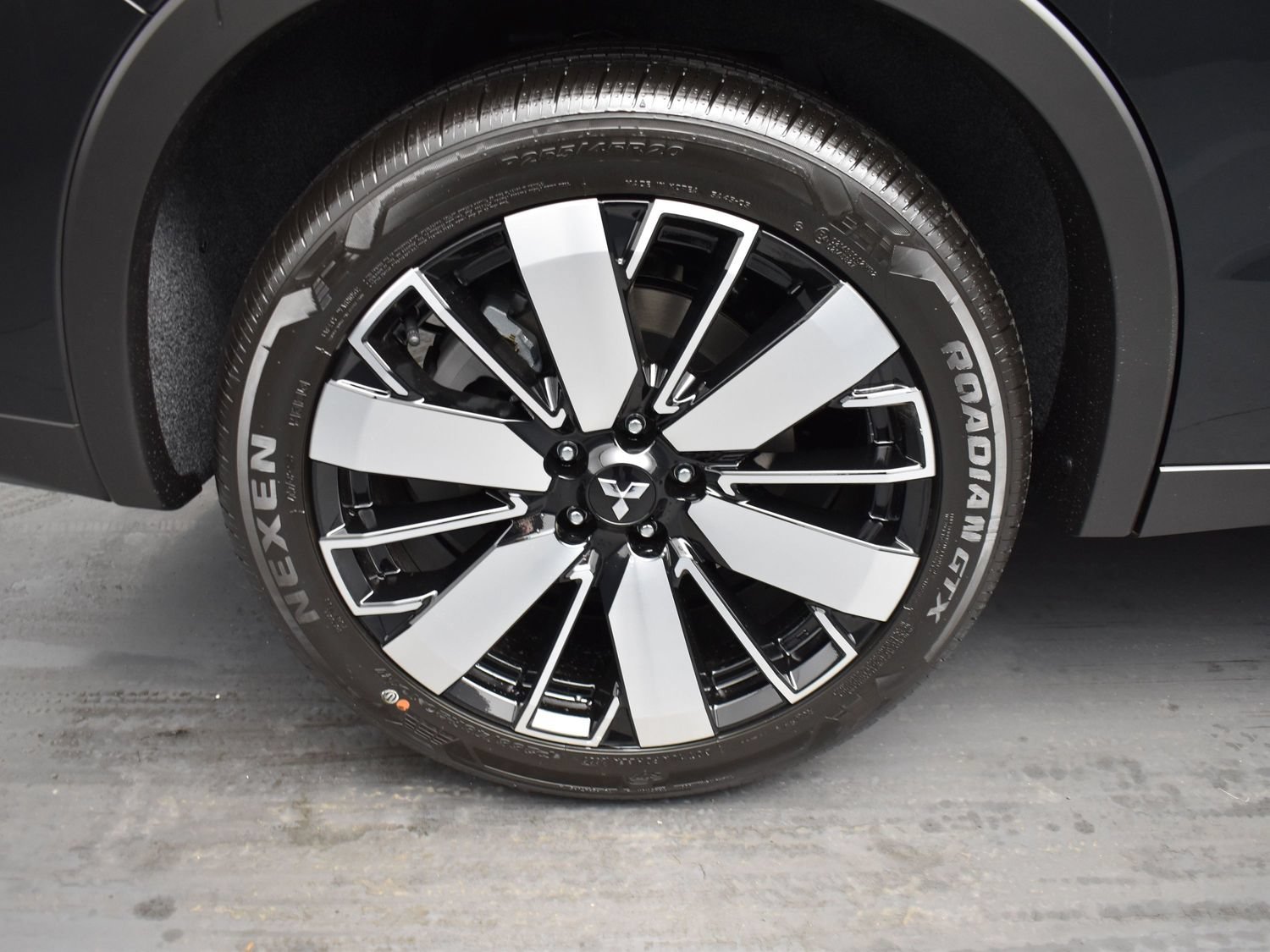New 2026 Black Mitsubishi SE 1.5T 2WD image 15