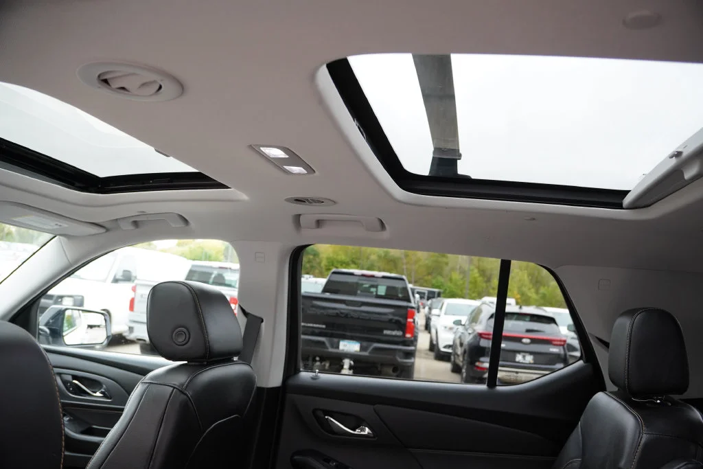 Certified Used 2019 Iridescent Pearl Tricoat Chevrolet Premier image 19