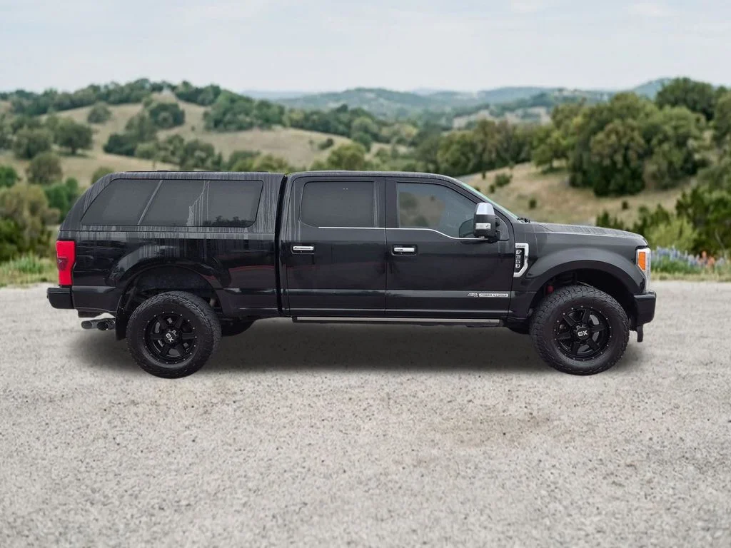 Used 2017 Black Ford Platinum image 13