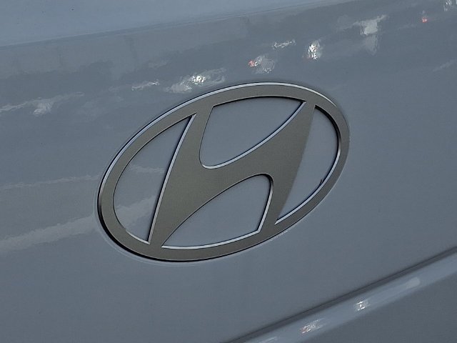 New 2027 White Hyundai SEL image 20