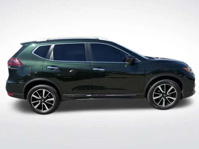 Used 2020 Green Nissan SL image 9