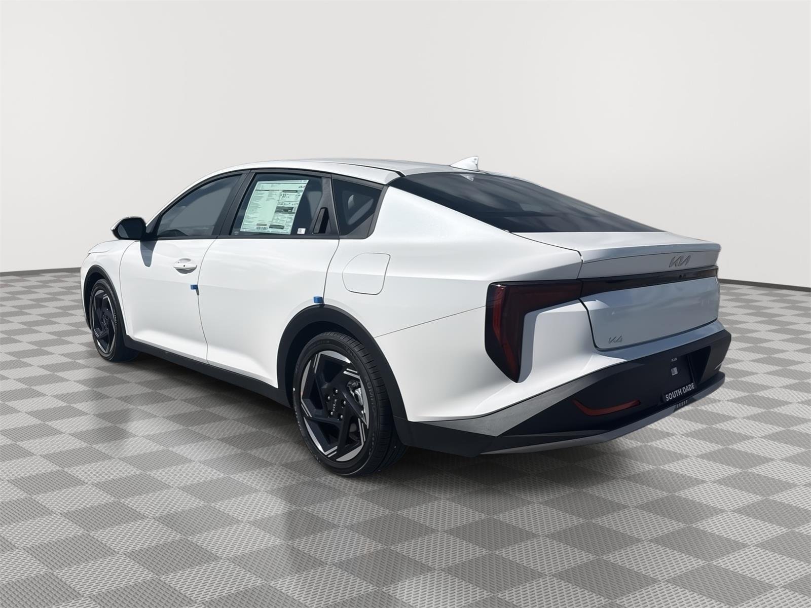 New 2025 Snow White Pearl Kia EX image 6