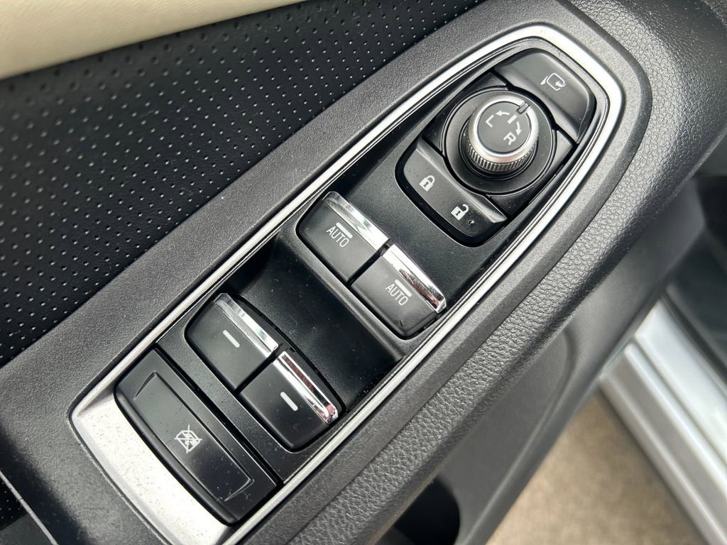 Used 2022 Silver Subaru Touring image 19