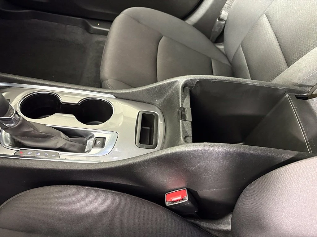 Used 2024 Summit White Chevrolet 1LT image 28
