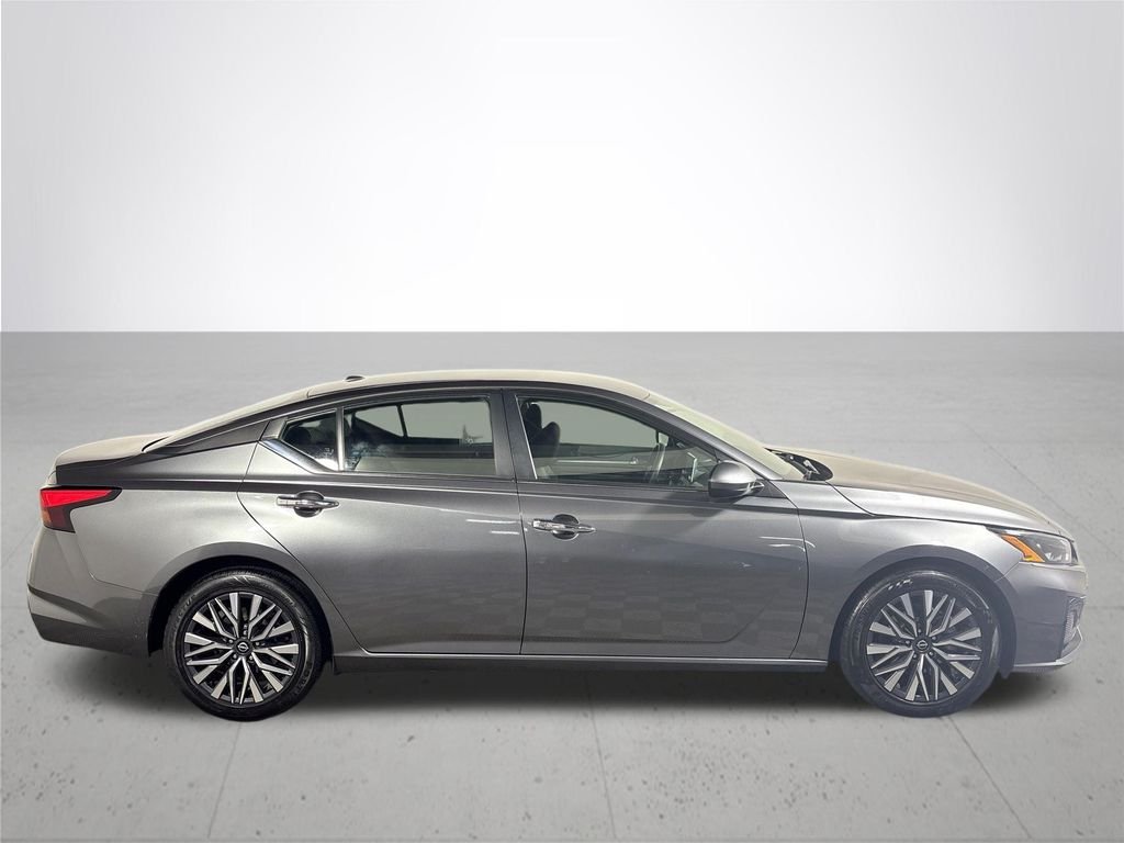 Used 2023 Gray Nissan 2.5 SV image 5