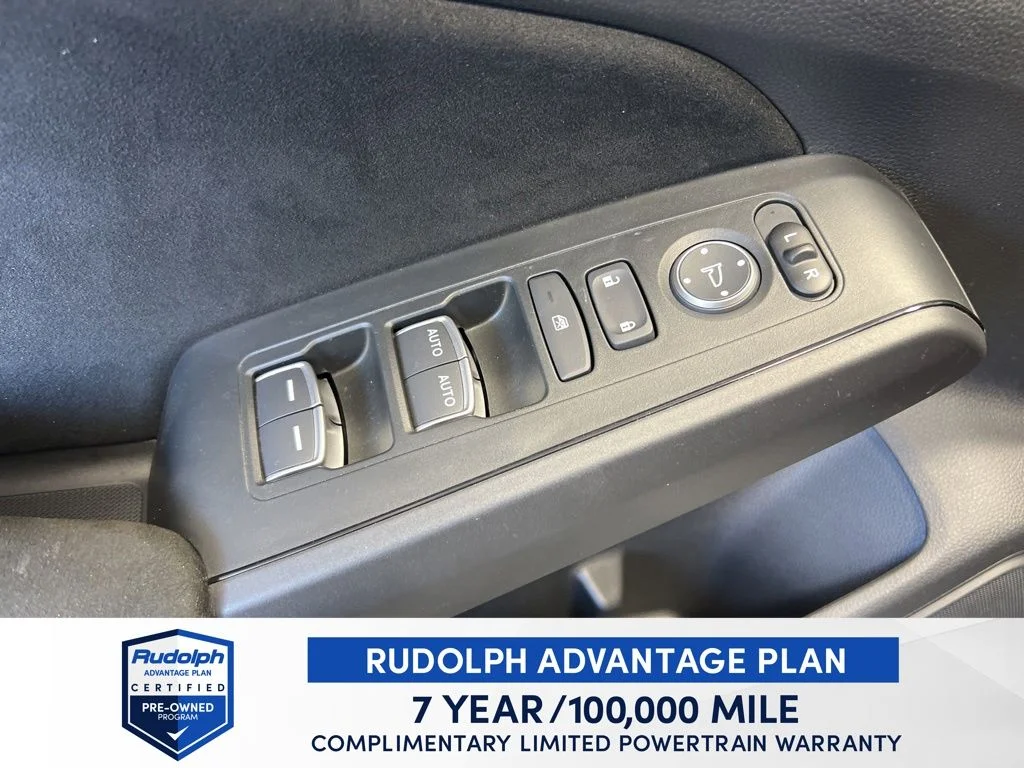 Used 2025 White Honda  image 36