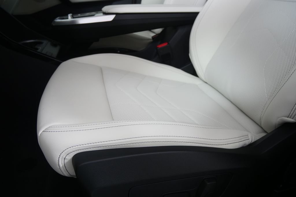 New 2026 Alpine White BMW xDrive28i image 9