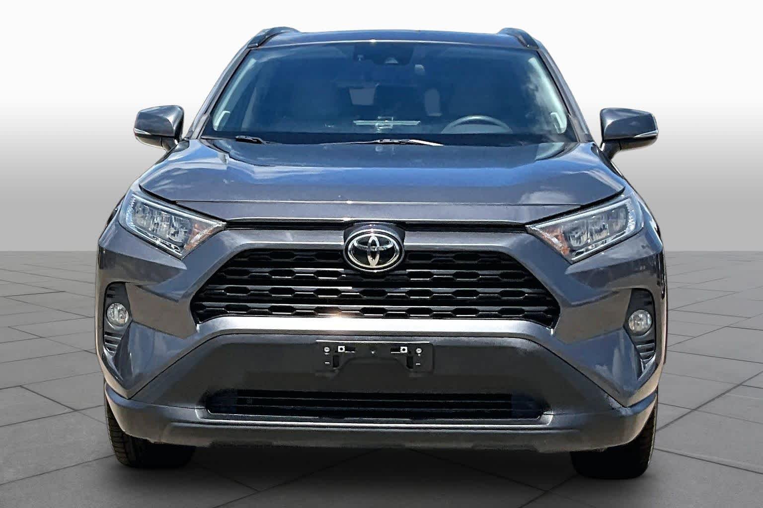 Used 2021 Magnetic Gray Metallic Toyota XLE Premium image 4