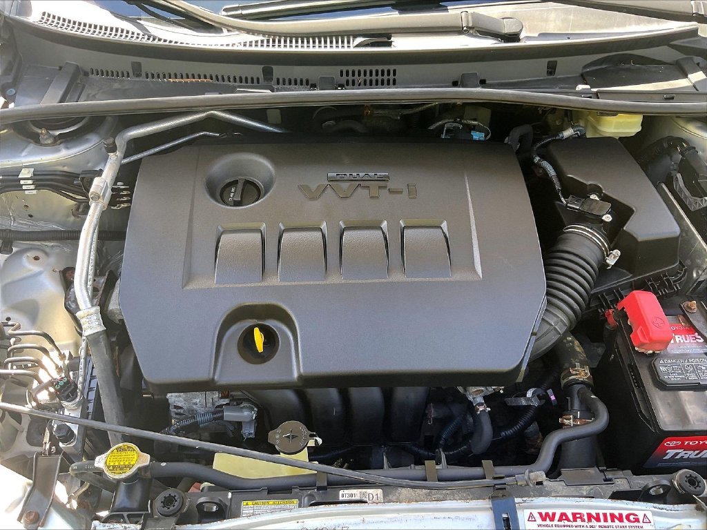 Used 2015 Silver Toyota L image 28
