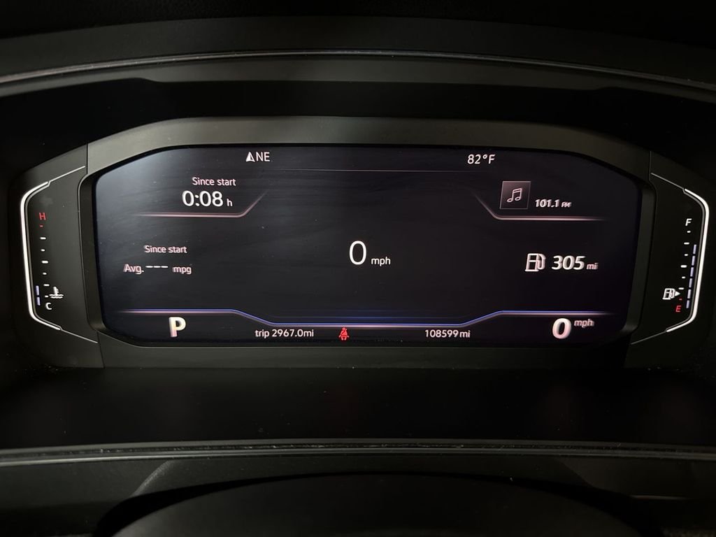 Used 2019 Deep Black Volkswagen 2.0T SEL image 23