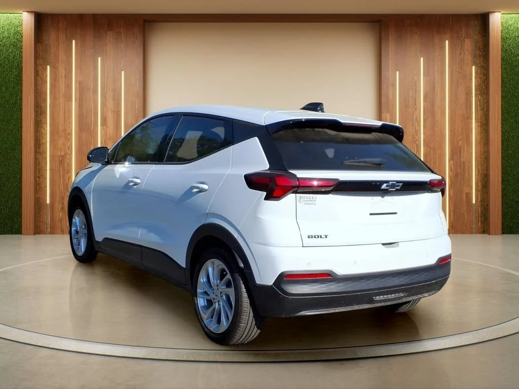 2027 Chevrolet Bolt LT - Photo 29