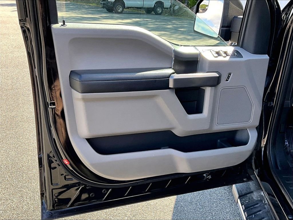 Used 2020 Black Ford XL image 9