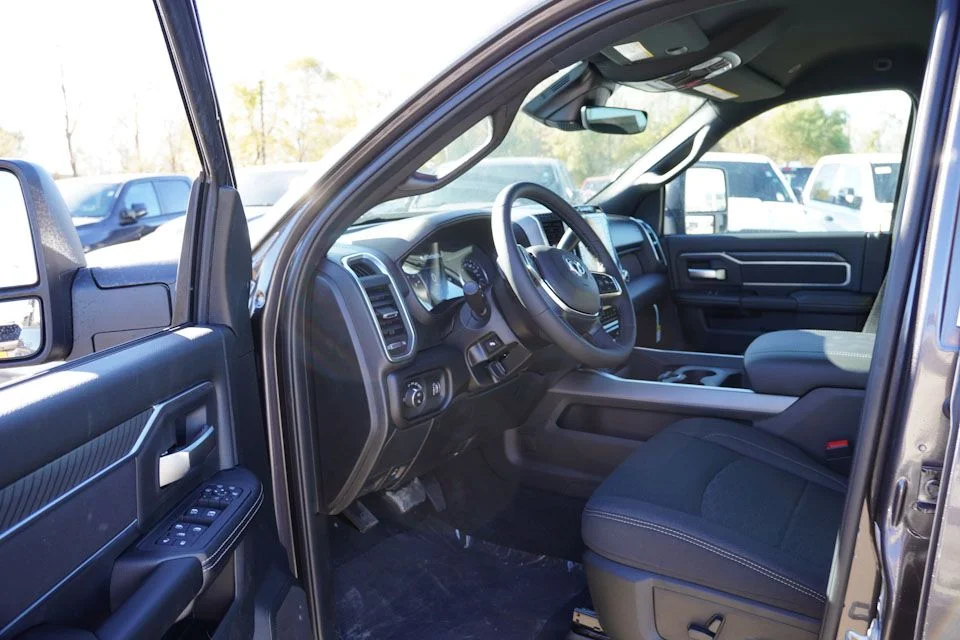 New 2026 Granite Crystal Metallic Clearcoat RAM Big Horn image 10