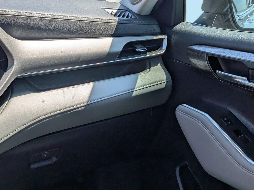 Used 2023  Toyota Limited image 20
