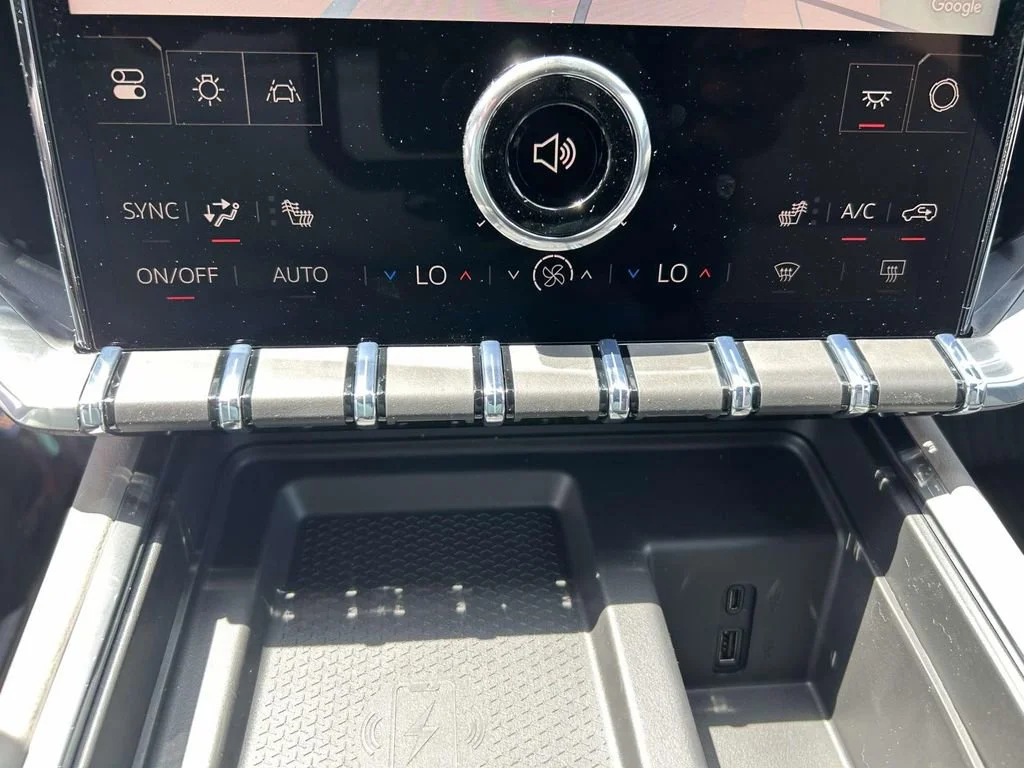 New 2026 Summit White GMC Elevation image 22