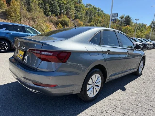 Used 2020 Gray Volkswagen 1.4T S image 9