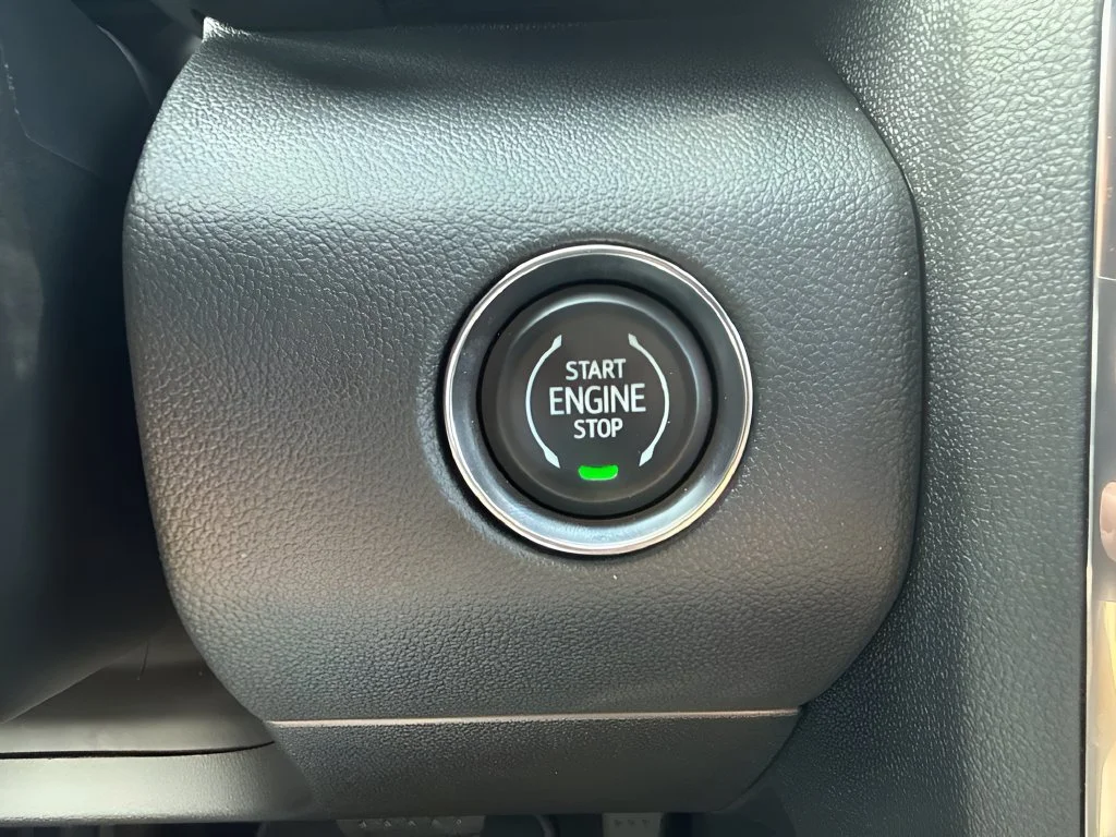 New 2027 Summit White GMC Elevation image 25