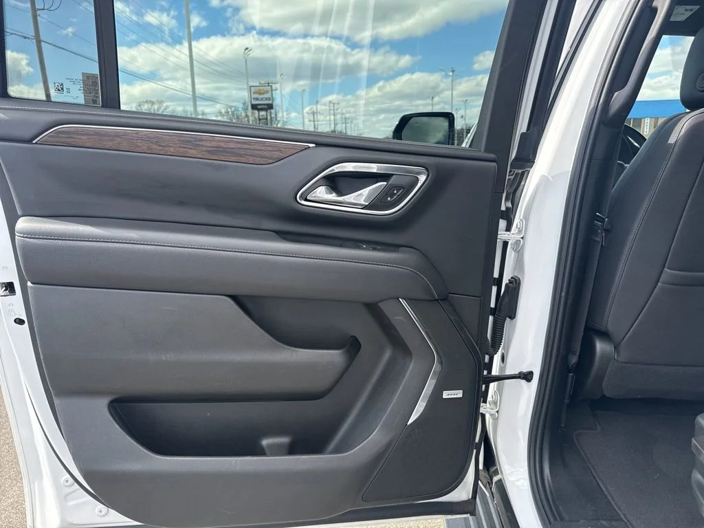 Used 2023 Summit White Chevrolet Premier image 30