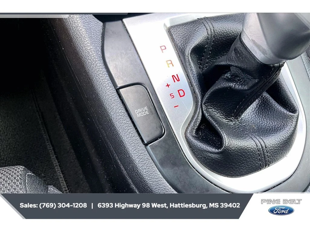 Used 2022 Currant Red Kia LXS image 21