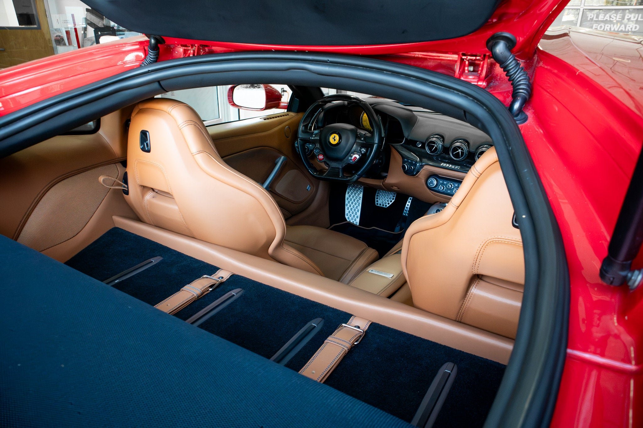 Used 2013 Rosso Berlinetta Ferrari  image 6