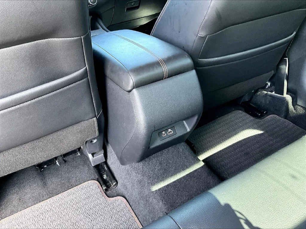 Used 2020 Black Nissan 2.5 SR image 11