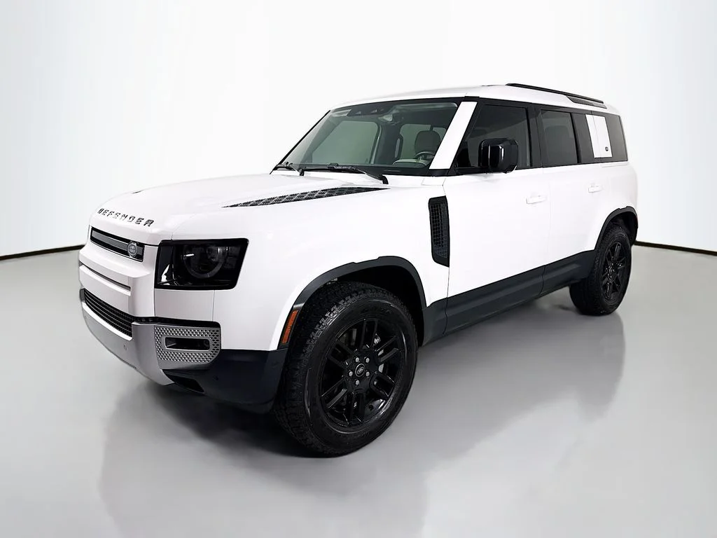 2024 Land Rover Defender 110 S P400's photo