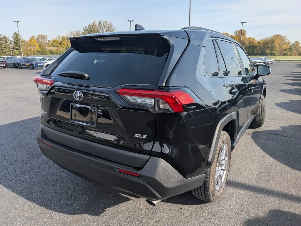 Used 2025 Midnight Black Metallic Toyota XLE image 7