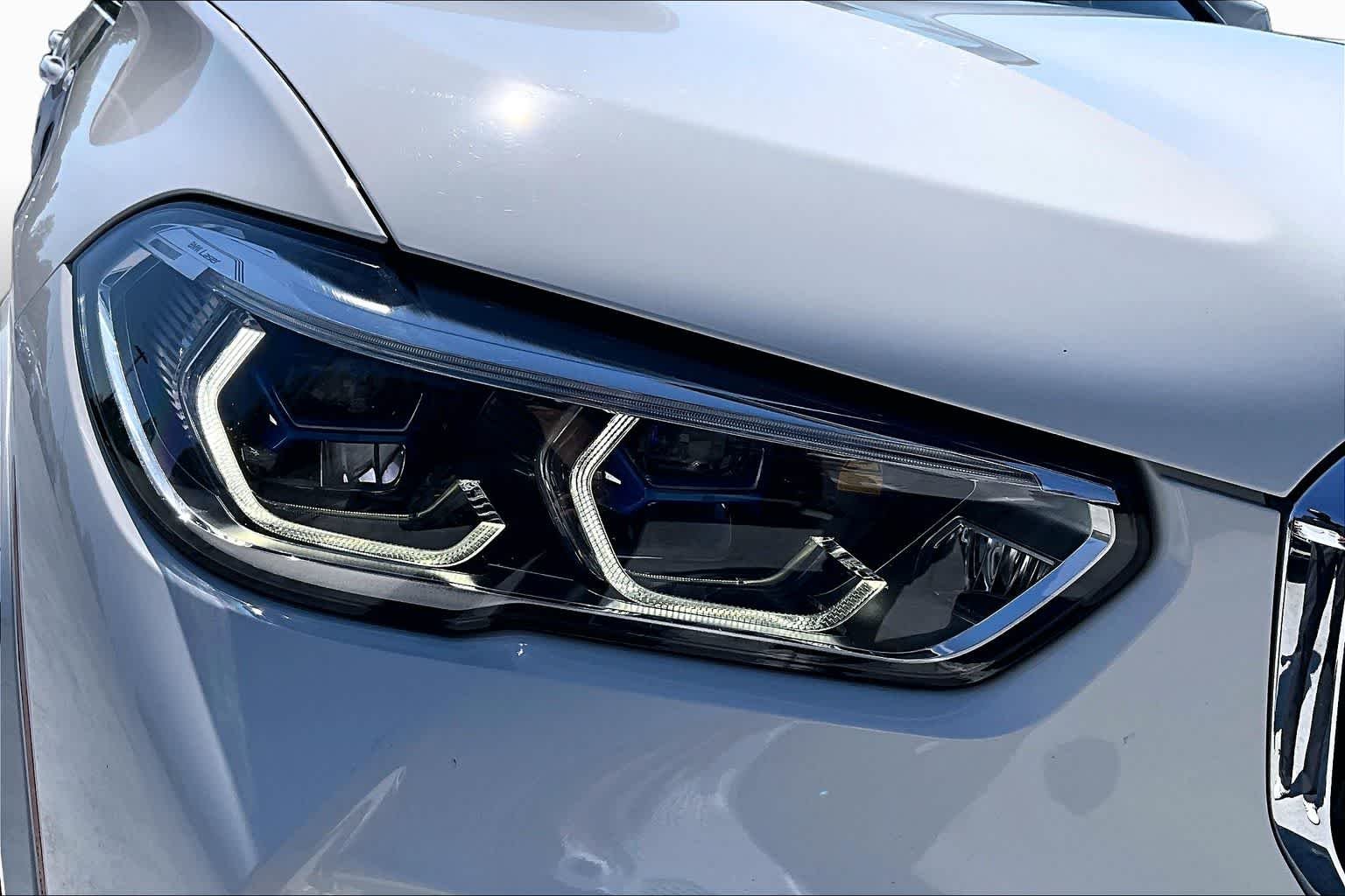 Used 2022 Alpine White BMW  image 26