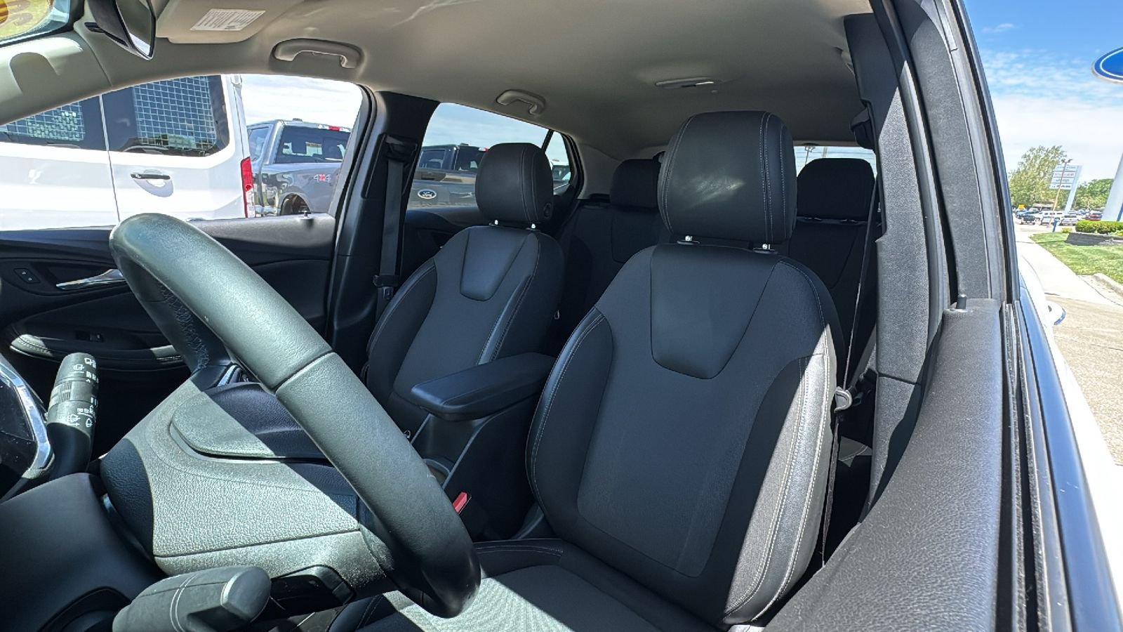 Used 2022 White Buick Preferred image 16