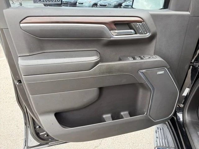 Used 2022 Onyx Black GMC SLT image 17