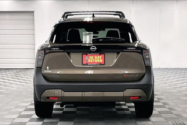 New 2026 Canyon Bronze Nissan SR image 5