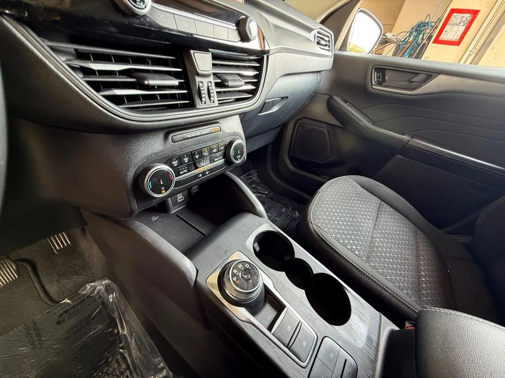 Used 2024 Gray Ford Active image 10