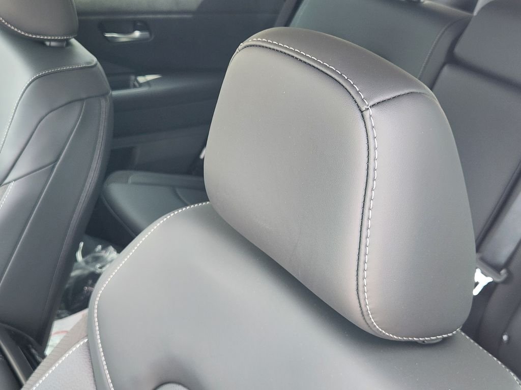 New 2026 Everest White Pearl TriCoat Nissan SL image 15