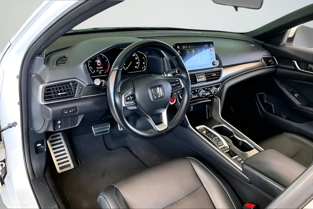 Used 2018  Honda Sport 2.0T image 14