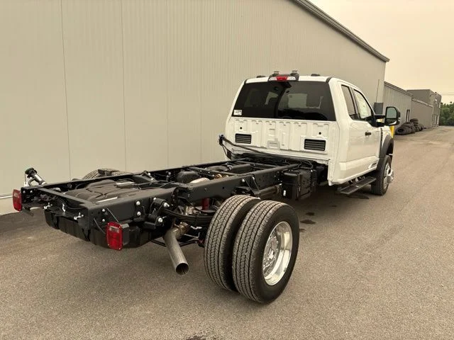 New 2026 Oxford White Ford F-450® XLT image 34