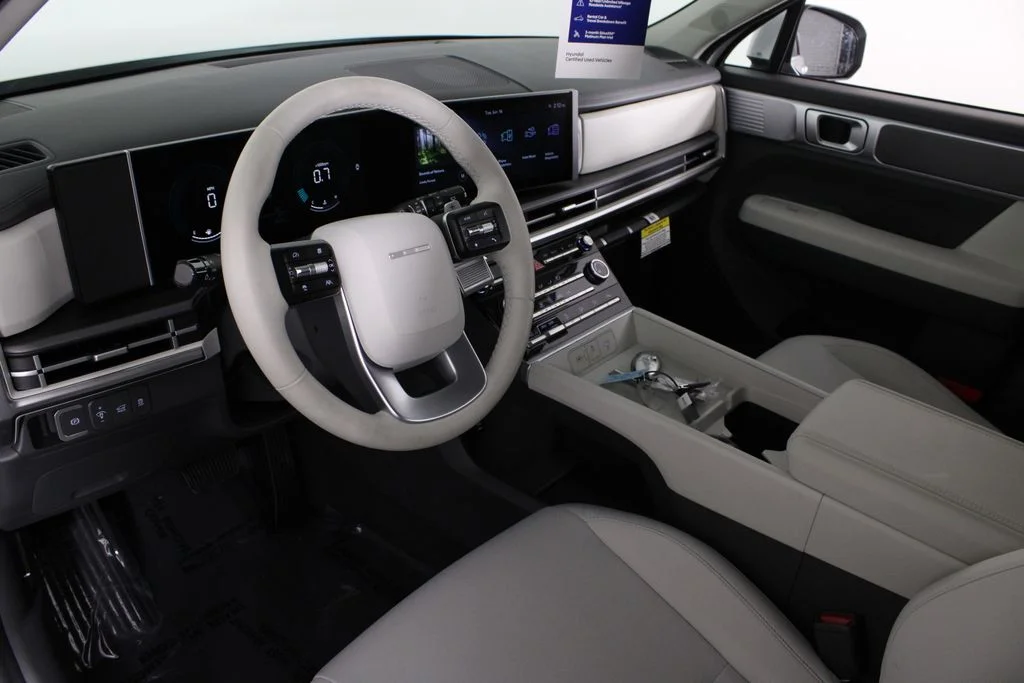 Used 2026 White Hyundai SE image 21