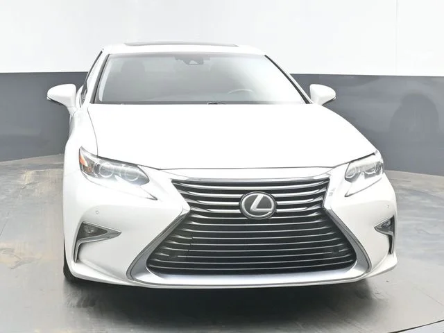 Used 2017 White Lexus 350 image 2
