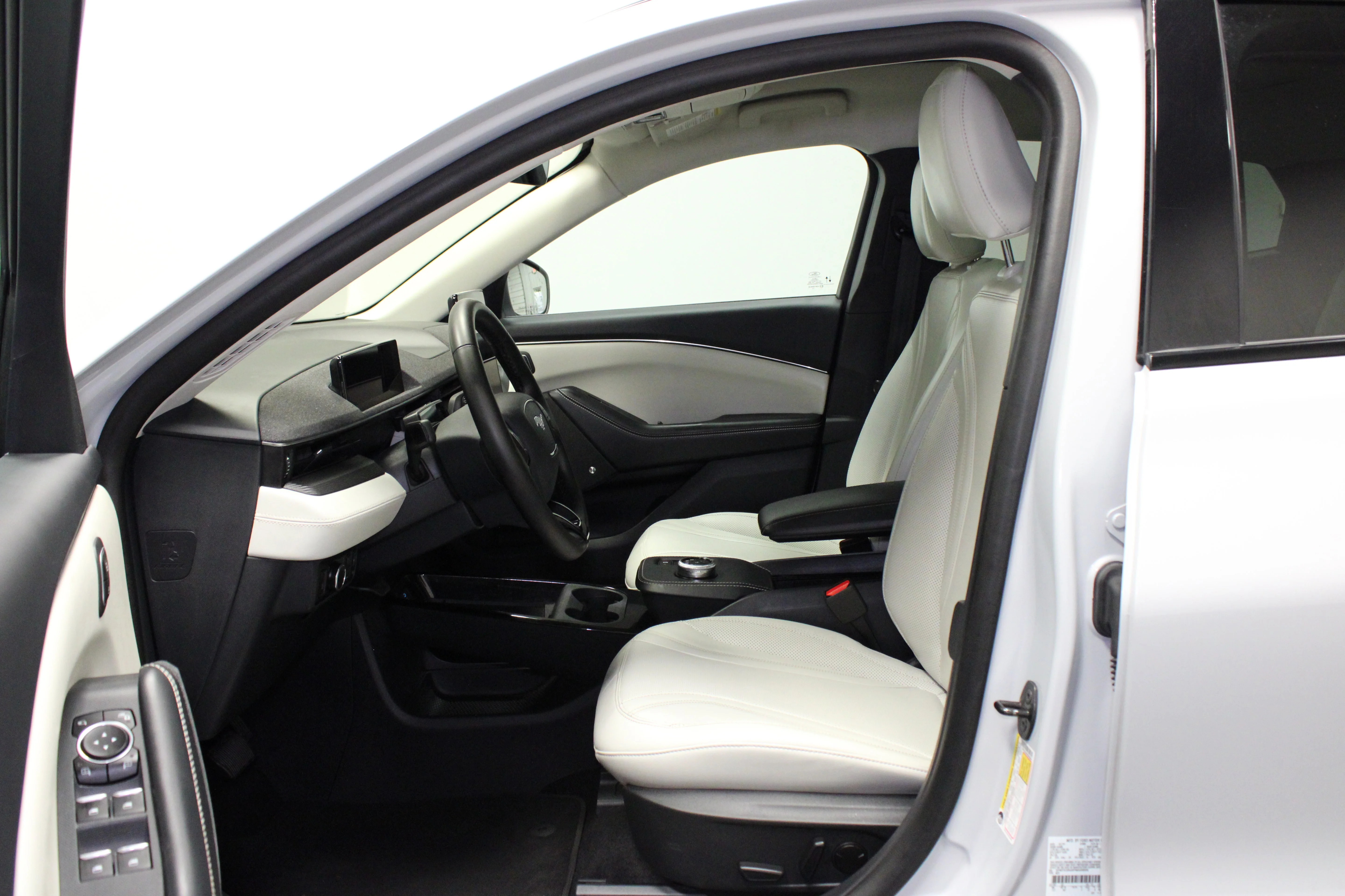 Used 2023 White Metallic Ford Premium image 18