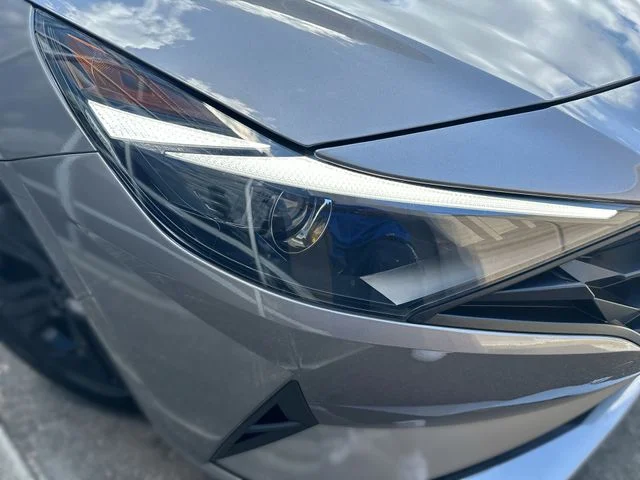 Used 2023 Silver Hyundai Blue image 9