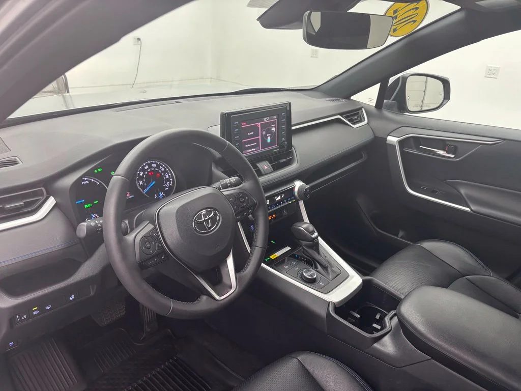 Used 2022 Silver Toyota SE image 18