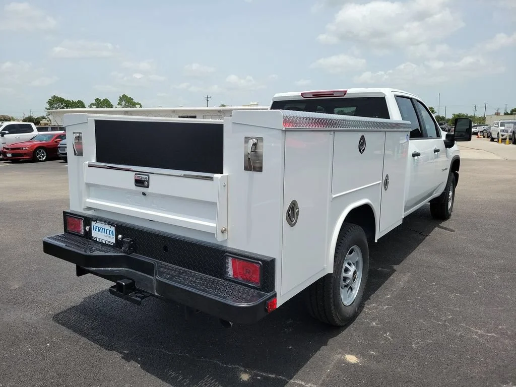 New 2026 Summit White Chevrolet WT image 11